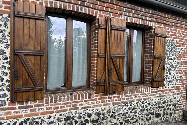 LandVac Titanium VIG in French Timber Window Energy Retrofit Project