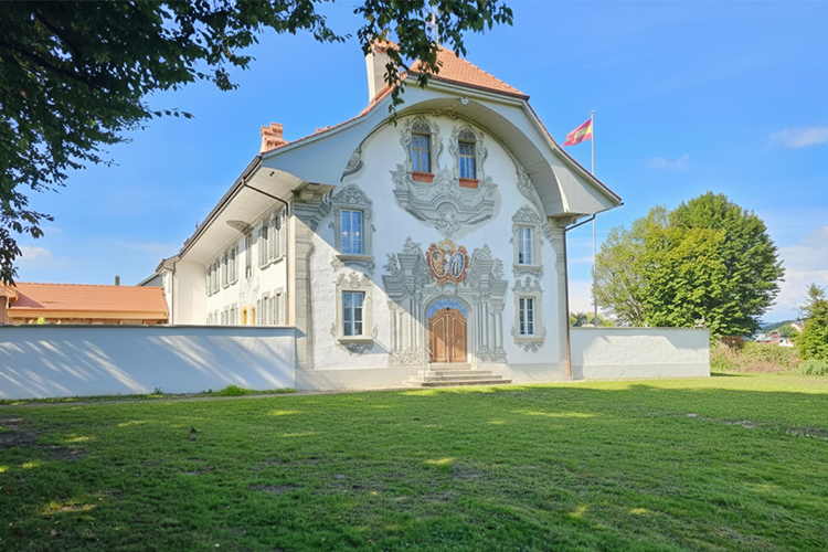LandVac Vacuum Glass Window Restoration Project of the Gottrau family castle in Léchelles (Switzerland)