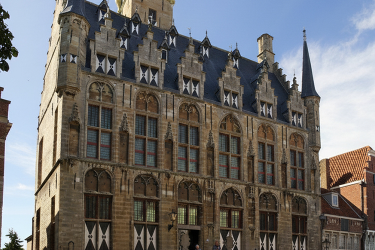 Window Restoration Success: LandVac Vacuum Glazing Significantly Improves Energy Efficiency at Veere Town Hall