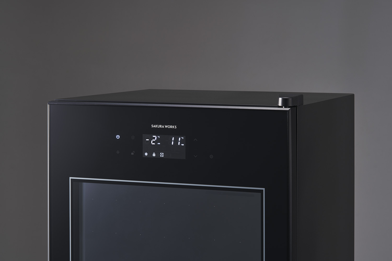 LandVac, the Perfect Choice for Cold-chain Workshop Window